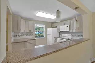 301 SE 3rd St, Dania Beach, FL 33004 - Photo 13