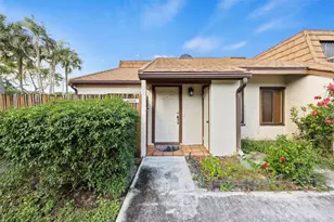 4252 Palm Bay Cir, West Palm Beach, FL 33406 - Photo 3