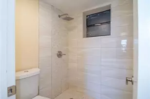 1100 Colony Point Cir, Pembroke Pines, FL 33026 - Photo 23