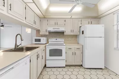 2701 Nassau Bend #D2, Pompano Beach, FL 33066 - Photo 3