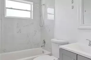 260 NE 41st St, Oakland Park, FL 33334 - Photo 17