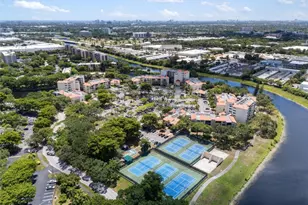 2314 S Cypress Bend Dr, Pompano Beach, FL 33069 - Photo 17