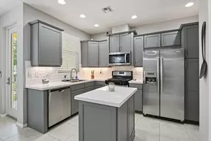 12431 NW 32nd Manor, Sunrise, FL 33323 - Photo 3