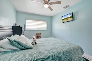 1070 NW 149th St, Miami, FL 33168 - Photo 5