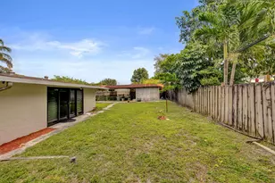 1070 NW 149th St, Miami, FL 33168 - Photo 7
