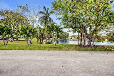 1070 NW 149th Street, Miami, FL 33168 - Photo 23