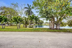 1070 NW 149th St, Miami, FL 33168 - Photo 23