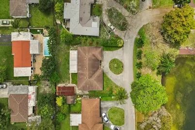 1070 NW 149th Street, Miami, FL 33168 - Photo 27