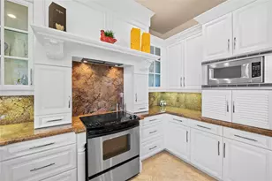 2637 NE 28th Ct, Lighthouse Point, FL 33064 - Photo 31
