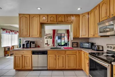 9802 NW 75th Court, Tamarac, FL 33321 - Photo 33