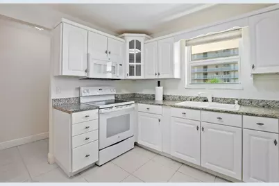 1051 Hillsboro Mile #305E, Pompano Beach, FL 33062 - Photo 15