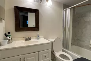 361 S Hollybrook Dr, Pembroke Pines, FL 33025 - Photo 17