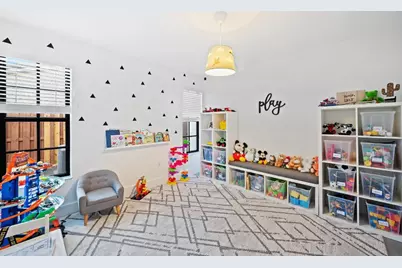 8340 NW 167th Terrace, Hialeah, FL 33016 - Photo 17