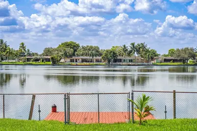 8720 Pasadena Boulevard, Pembroke Pines, FL 33024 - Photo 29