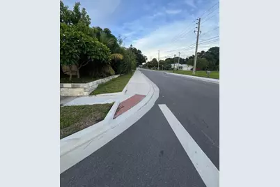 1124 Colonial Road, Fort Pierce, FL 34950 - Photo 3