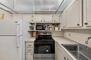 102 Newport F Unit, Deerfield Beach, FL 33442 - Photo 13