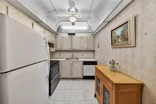 102 Newport F Unit, Deerfield Beach, FL 33442 - Photo 11