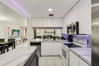 5843 Woodlands Boulevard, Tamarac, FL 33319 - Photo 9