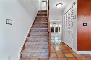 610 SE 14th Ct, Fort Lauderdale, FL 33316 - Photo 9