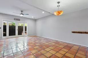 610 SE 14th Ct, Fort Lauderdale, FL 33316 - Photo 7