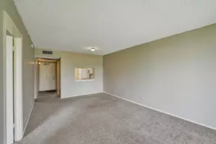 9440 Poinciana Pl, Davie, FL 33324 - Photo 11