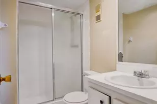 9440 Poinciana Pl, Davie, FL 33324 - Photo 23