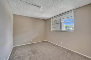 9440 Poinciana Pl, Davie, FL 33324 - Photo 25