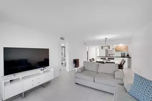 8911 S Hollybrook Blvd, Hollywood, FL 33025 - Photo 13