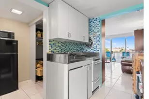 2508 Bay Dr, Pompano Beach, FL 33062 - Photo 7