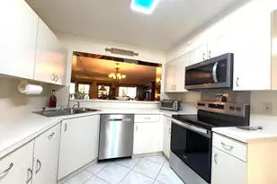 7449 Fairfax Dr, Tamarac, FL 33321 - Photo 5