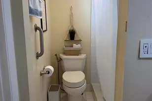 9230 Lagoon Pl, Davie, FL 33324 - Photo 19