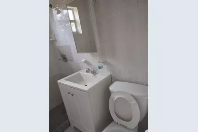 128 Miami Gardens Road, West Park, FL 33023 - Photo 17