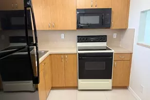 9660 Sunrise Lakes Blvd, Sunrise, FL 33322 - Photo 5