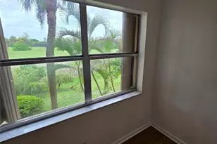 6361 N Falls Cir Dr, Lauderhill, FL 33319 - Photo 11