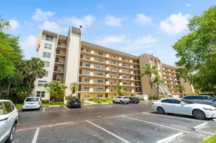 3300 W Rolling Hills Cir, Davie, FL 33328 - Photo 3