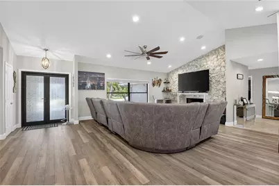 10182 Boca Woods Lane, Boca Raton, FL 33428 - Photo 11