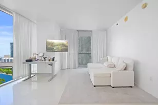 475 Brickell Ave, Miami, FL 33131 - Photo 7