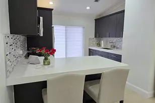 7895 W 29th Ln, Hialeah, FL 33018 - Photo 9