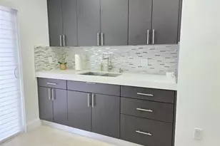 7895 W 29th Ln, Hialeah, FL 33018 - Photo 11