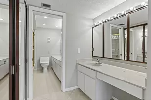 330 SE 20th Ave, Deerfield Beach, FL 33441 - Photo 17