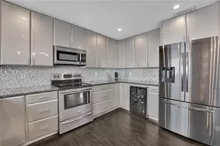 1280 NE 40th St, Oakland Park, FL 33334 - Photo 27