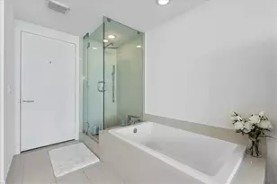 650 NE 32nd St, Miami, FL 33137 - Photo 21
