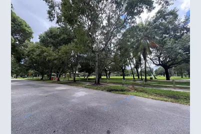 2109 Pinehurst Drive, West Palm Beach, FL 33407 - Photo 15