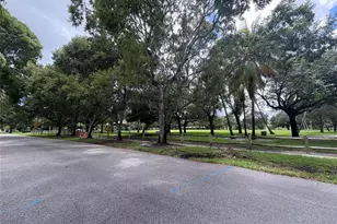 2109 Pinehurst Dr, West Palm Beach, FL 33407 - Photo 15