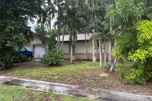 2109 Pinehurst Dr, West Palm Beach, FL 33407 - Photo 3