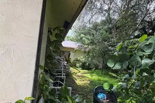 2109 Pinehurst Dr, West Palm Beach, FL 33407 - Photo 13