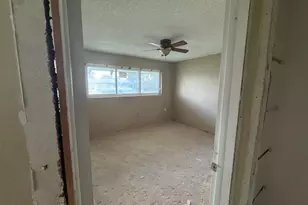 9020 NW 24th Pl, Sunrise, FL 33322 - Photo 5