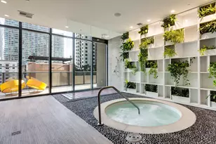 55 SW 9th St, Miami, FL 33130 - Photo 17