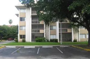 711 N Pine Island Rd Unit, Plantation, FL 33324 - Photo 1