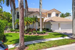 1673 Victoria Pointe Cir, Weston, FL 33327 - Photo 3